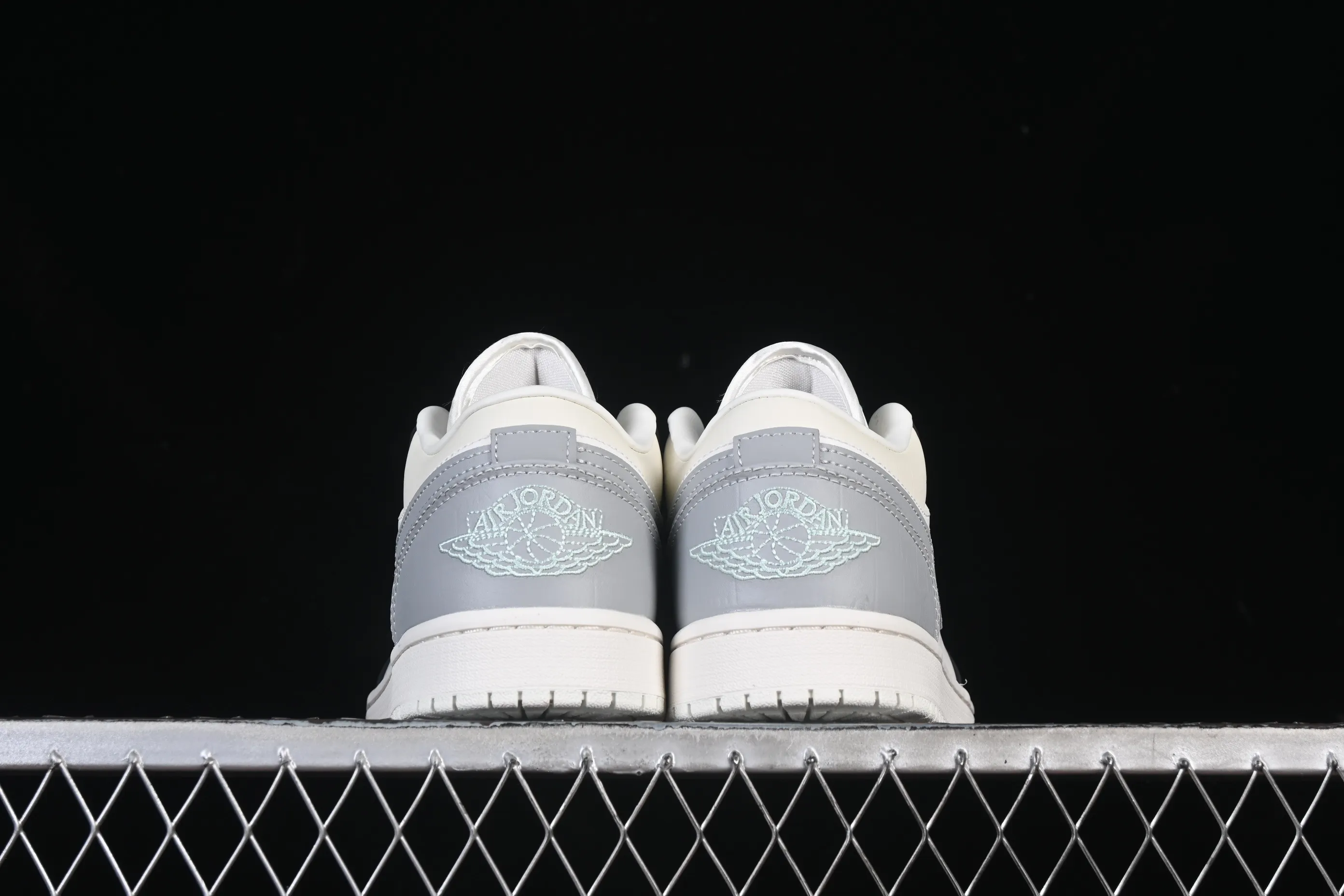 All categories Air Jordan Jordan series basketball shoes Air Jordan 1 Low G version pure original Air Jordan 1 Low AJ1 Joe 1 turquoise low-top retro culture basketball shoes IO2242-101